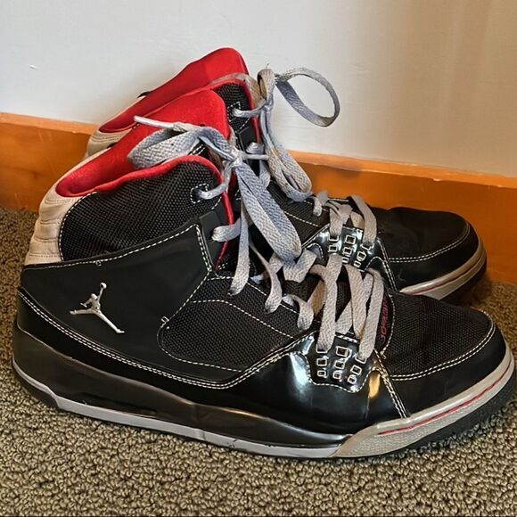 Jordan Basketball Shoes  - Picture 1 of 5